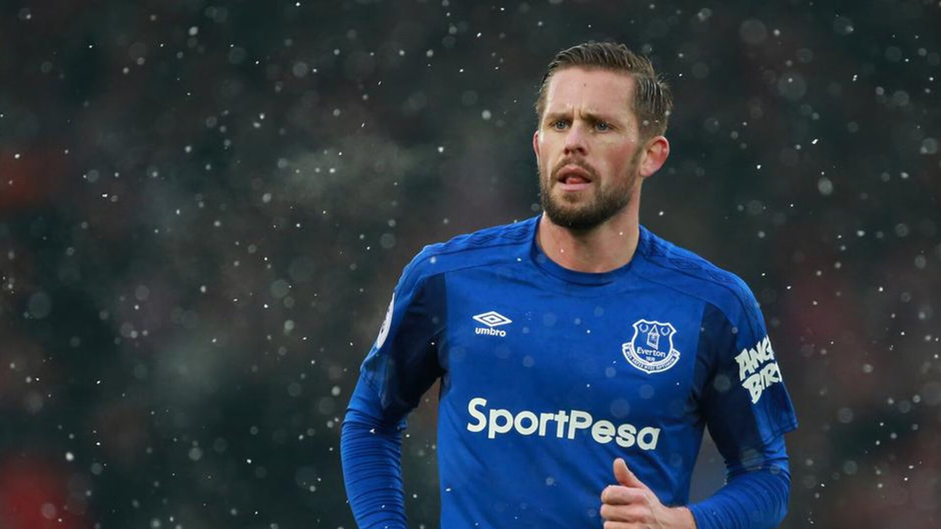 “西甲德比热血开战，场面火爆球迷欢呼”，2020西甲德比哪个台直播