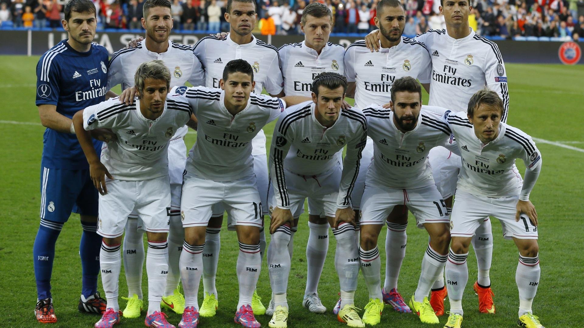 曼联后防线迎来大考,险胜对手,曼联后场名宿